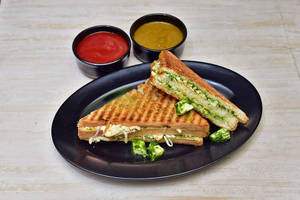 Palak Paneer Grilled Sandwich