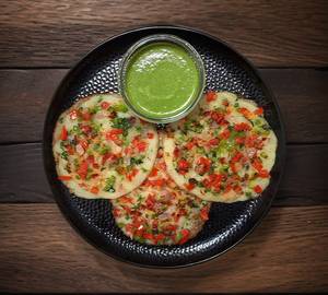 Veg uttapam + chutney [2 pc]