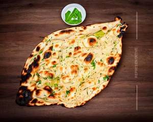 Stuffed Chicken Naan 