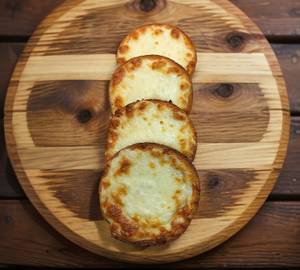 Cheese garlic bread