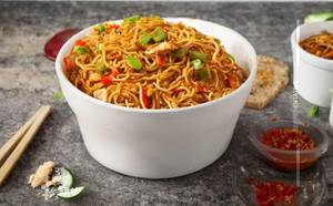 Schezwan chicken noodles