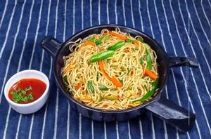 Schezwan Vegetables Noodles
