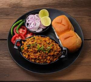 Egg chicken keema paw (3 pav)