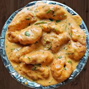 Veg Creamy Momos - 8 Pcs