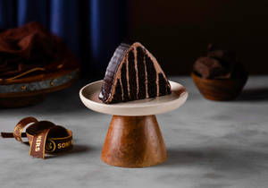 Chocolate Piramid Pastry