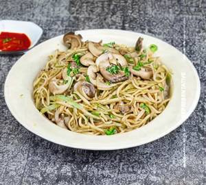 Schezwan Mushroom Noodles