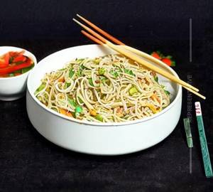 Veg Noodles Hakka