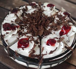 Black Forest Cake Eggless (500 Gms)                                                     