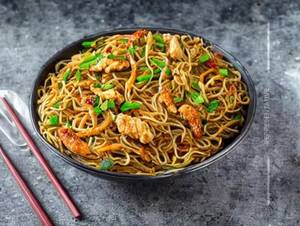 Chilly Garlic Chicken Noodles