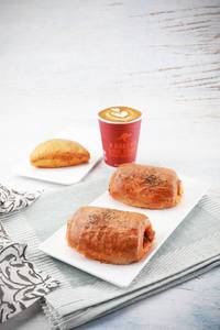 Chicken Croissant (146.8 Kcal) (100 g)
