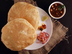 Chole Bhature [2 Bhature]