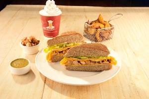 Smoked Chicken N Egg Sandwich (265.5 Kcal) (550 g)