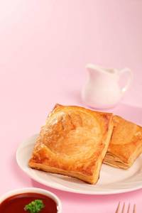 Mushroom & Cheese Puff (164.2 Kcal) (100 g)