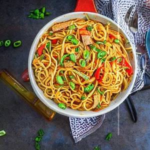 Schezwan Egg Noodles (Spicy)