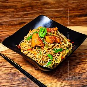 Chilli Garlic Chicken Noodles