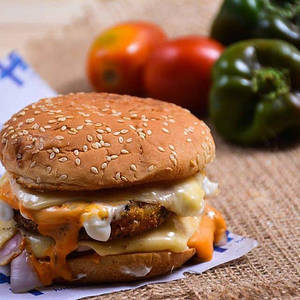 Chicken 'n' Chesese Burger