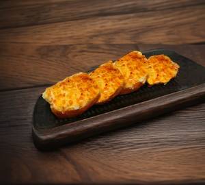 Cheese Schezwan Garlic Bread 