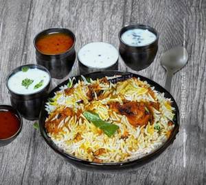 Mughlai Chicken Biryani