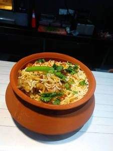 Matka Dum Chicken Biryani