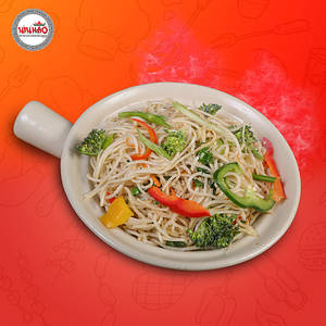 Veg Spicy Thai Noodles With Greens