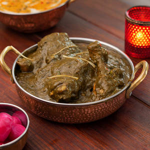 Chicken Saag Wala 2pcs