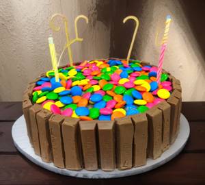 Kitkat Birthday Cake