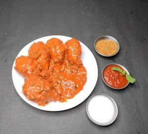 Veg Chilli Gravy Momos