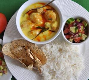 Kadhi Pakoda Thali