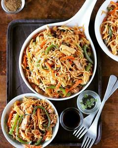 Schezwan Chicken Noodles