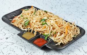 Veg hakka noodles