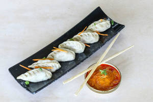 Veg Darjeeling Steamed Momos [6 pieces]