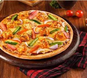 Tandoori paneer pizza