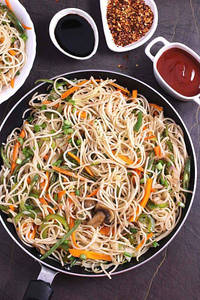 Veg Hakka Noodles