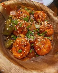 Chicken honey chilli momos