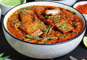 Tawa Soya Chaap In Gravy