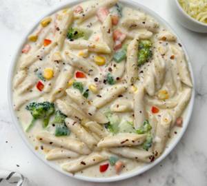 White sauce pasta