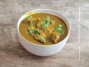 Chicken Pandhara Rassa