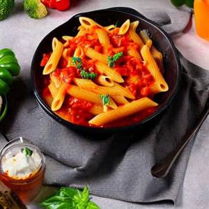 Veg Penne Pasta in Red Sauce