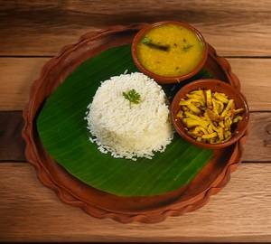 Steamed rice with dal and aloo