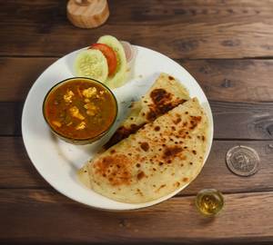 4 paratha with chicken tadka and salad [300 ml]
