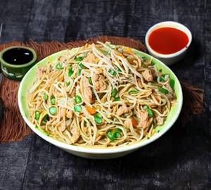 Schezwan Chicken Noodles