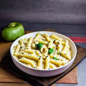 White Sauce Panneer Pasta