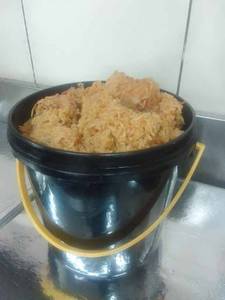 Bucket chicken biryani for 5 Members