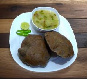 4 Kuttu Atta Poori with Aloo Sabji