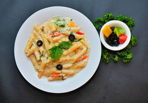 White Alfredo Pasta