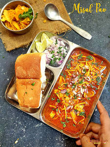 Misal Pav