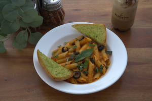 Arrabiata Pasta (spicy Chunky Tomato Sauce)
