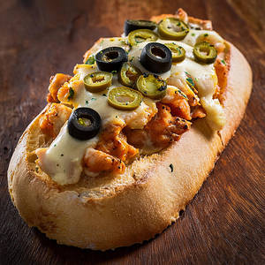 Mexican Chicken Garlic Bread