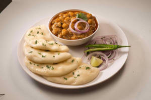 Chana Masala + 2 Kulcha
