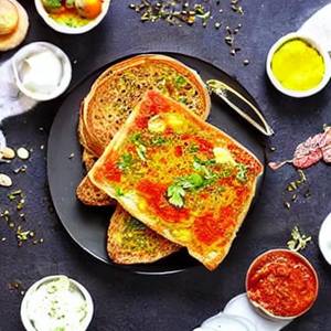 Masala Aloo Cheese Toast 